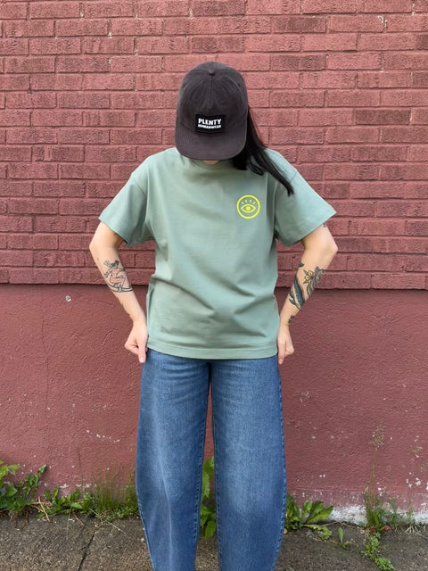 T-SHIRT SAUGE/NÉON